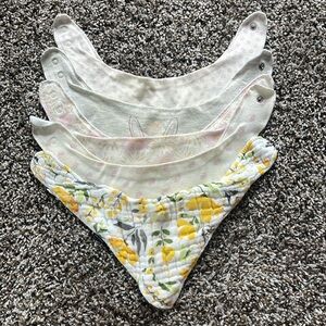 OS✨Set of 5 Bandana Bibs Girl